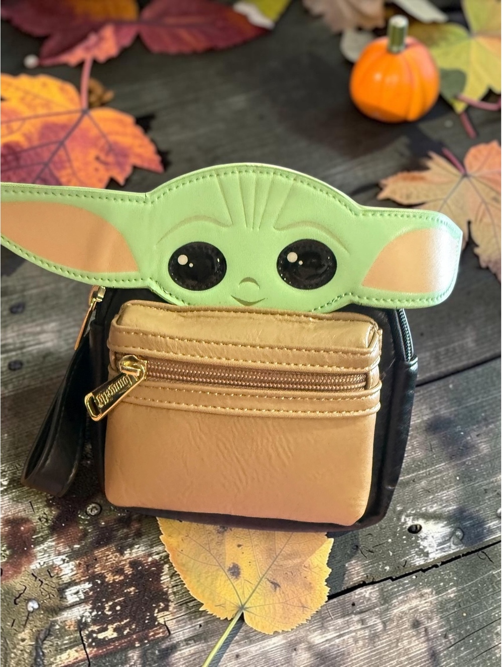 Disney Parks Hard Tag Loungefly Star Wars Grogu The Child Wristlet Belt Bag